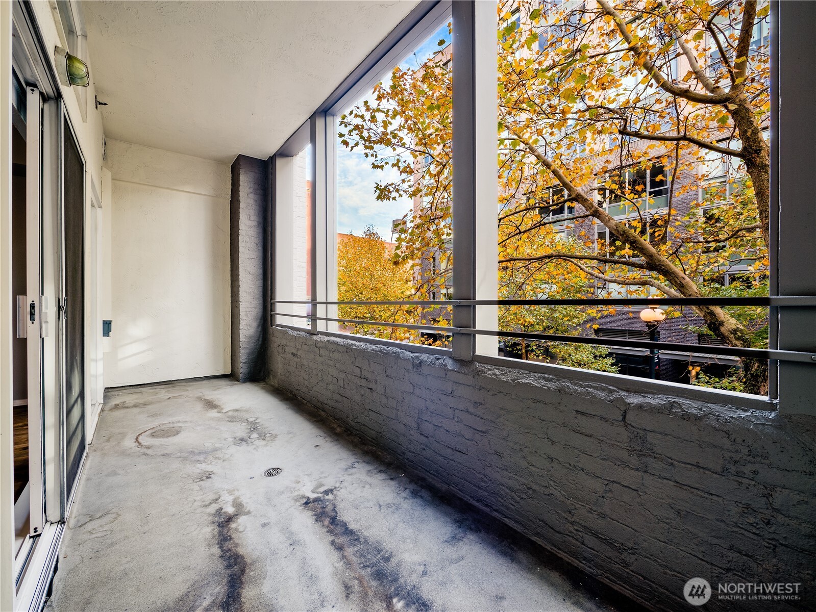526 1st Avenue 203 Property Photo 8