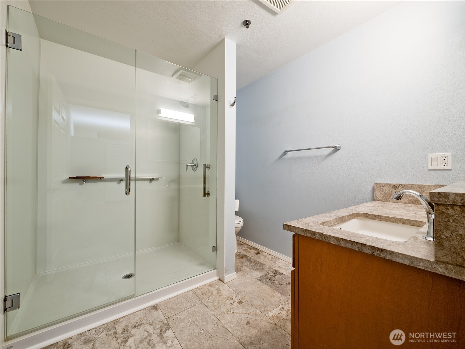 526 1st Avenue 203 Property Photo 23