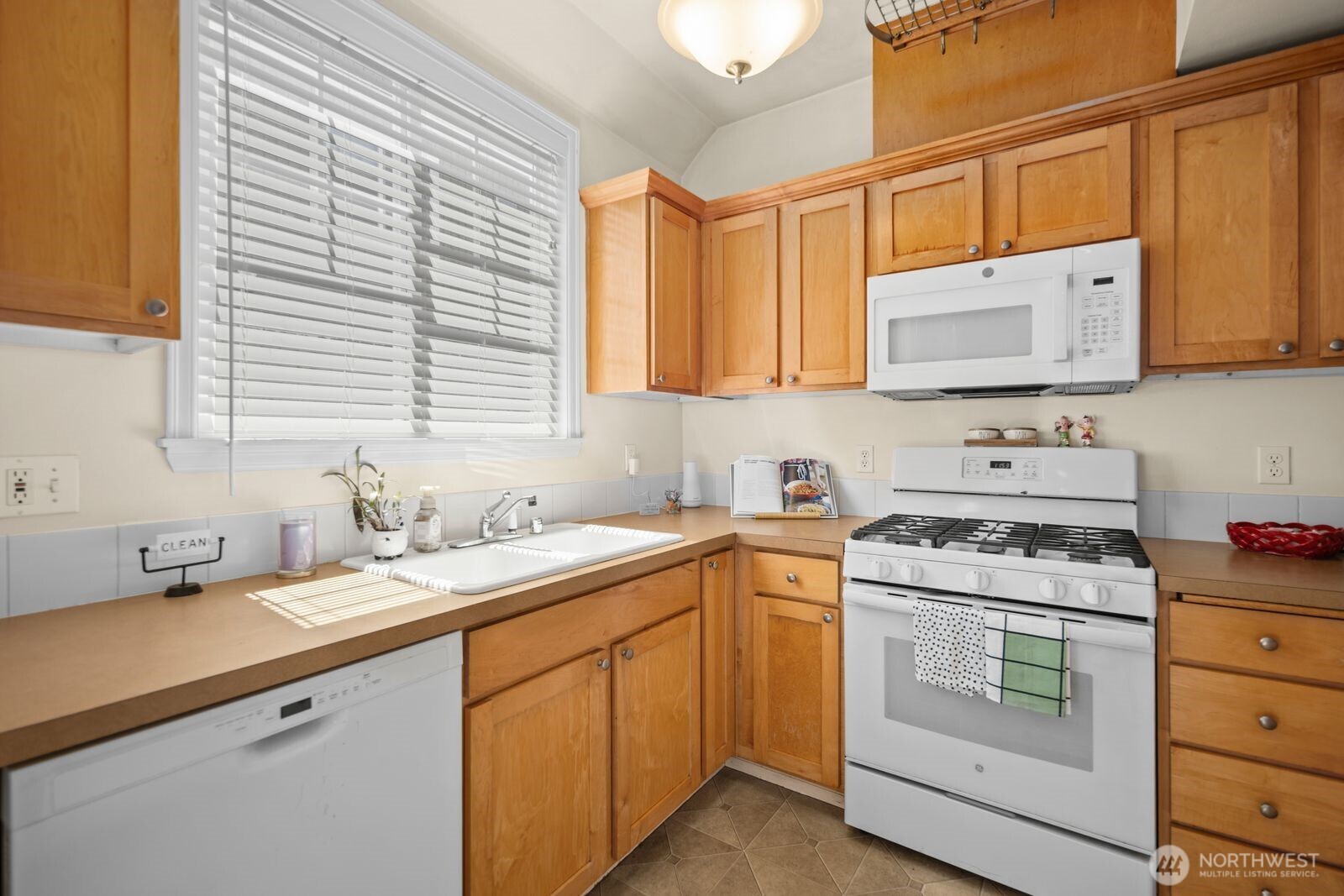 10543 Midvale Avenue A Property Photo 10