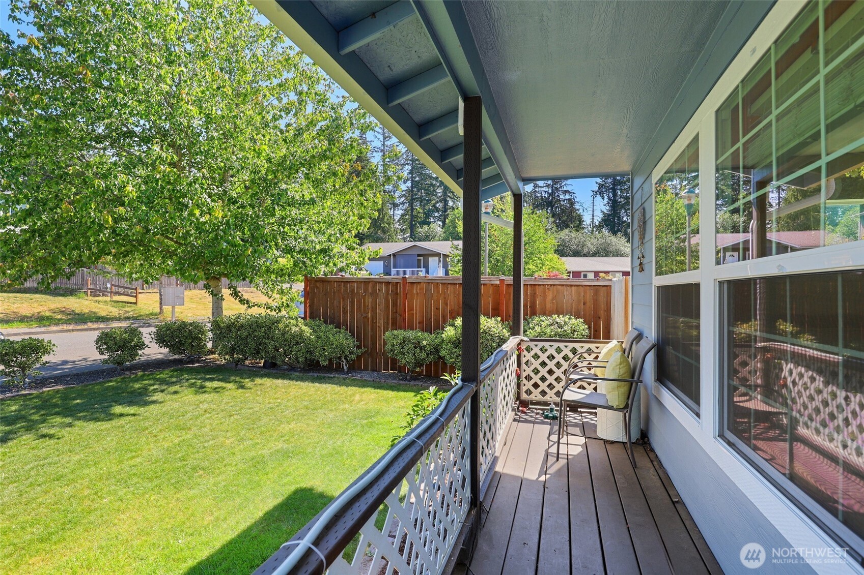 360 Ne Max William Loop Property Photo 3