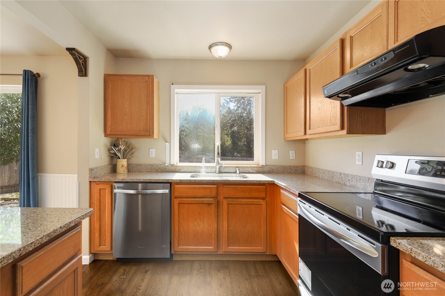 360 Ne Max William Loop Property Photo 8