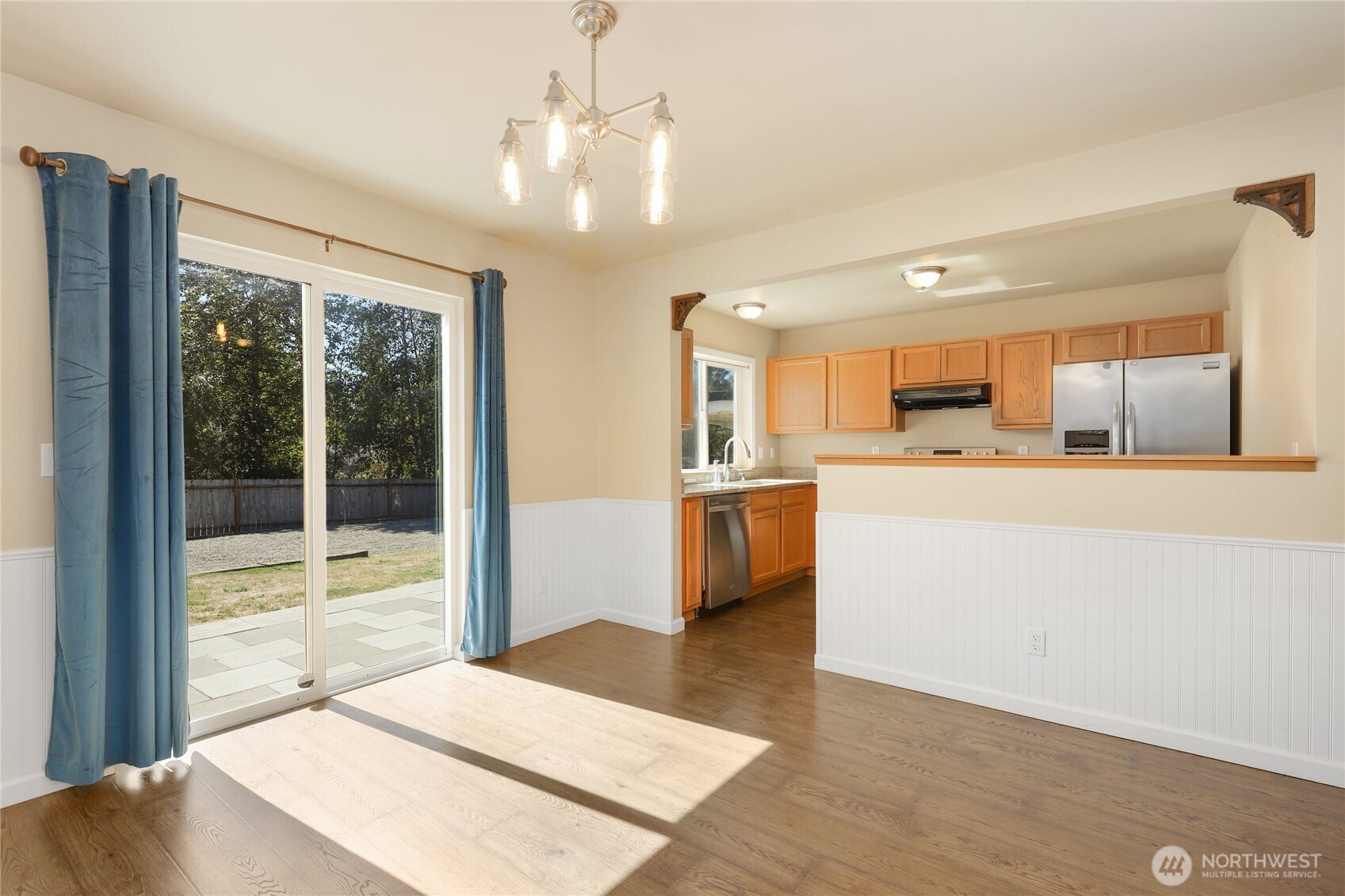 360 Ne Max William Loop Property Photo 10
