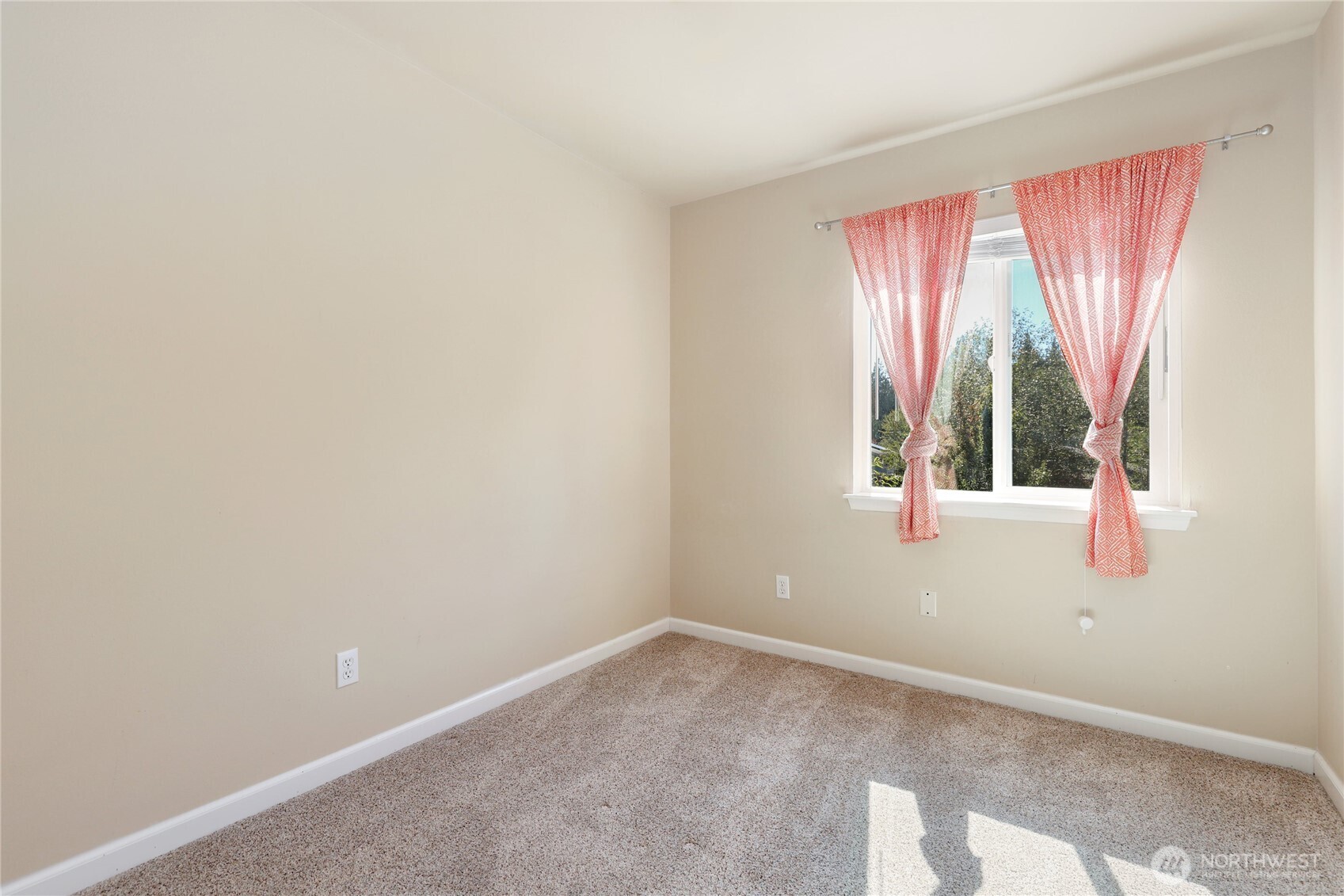 360 Ne Max William Loop Property Photo 17