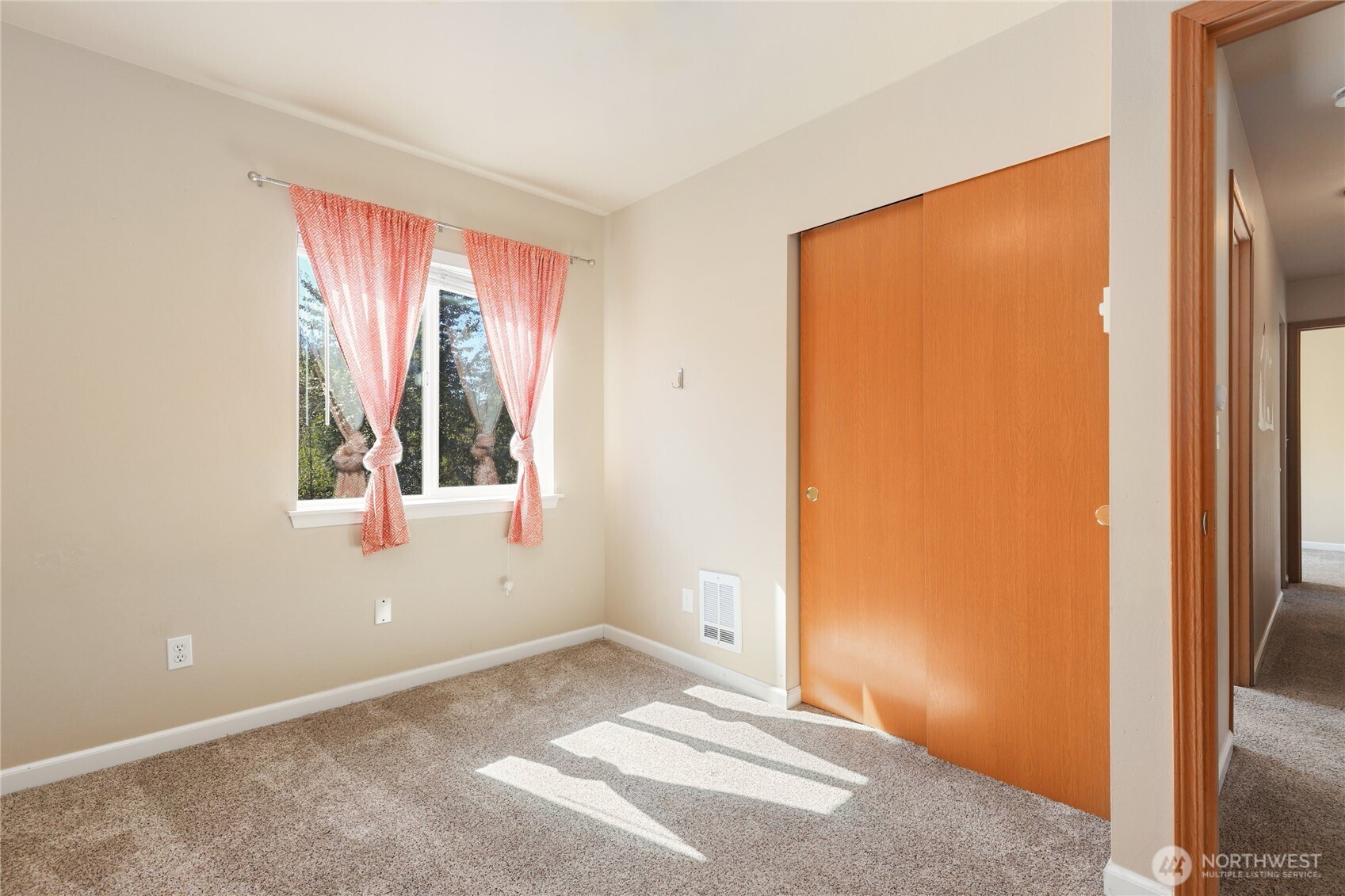 360 Ne Max William Loop Property Photo 18