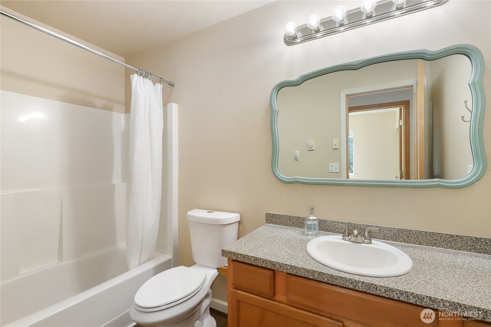 360 Ne Max William Loop Property Photo 19