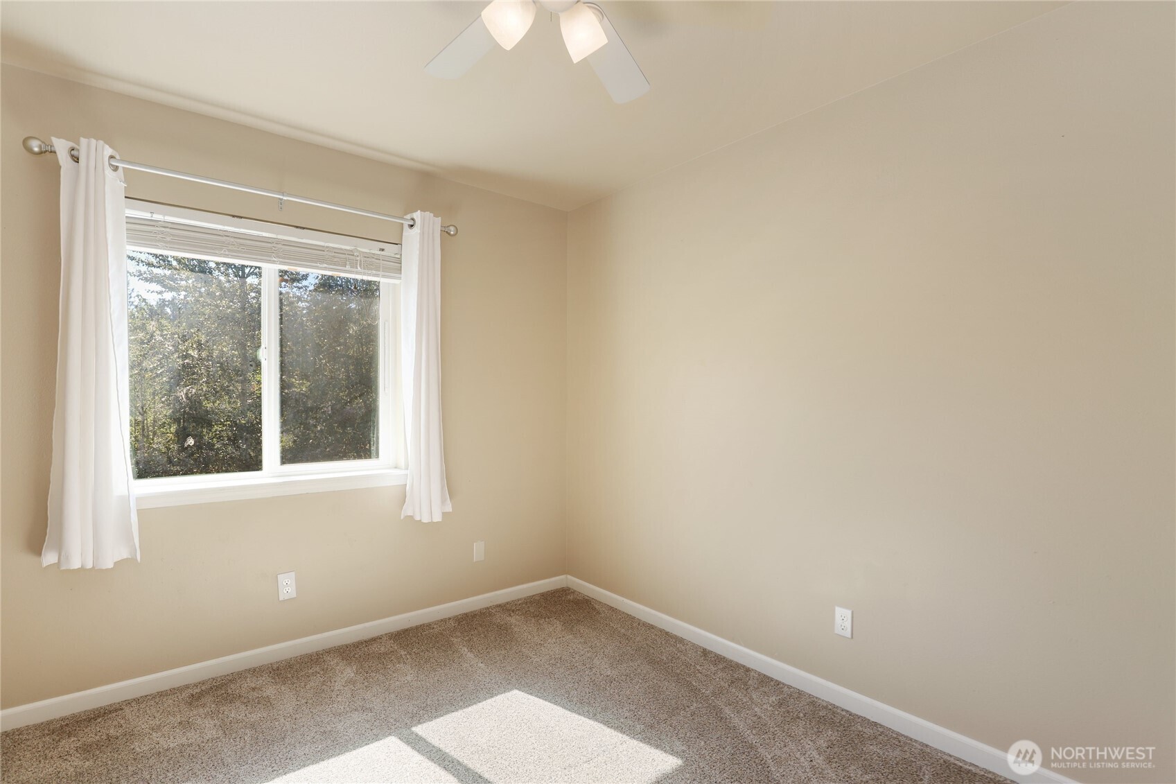 360 Ne Max William Loop Property Photo 20