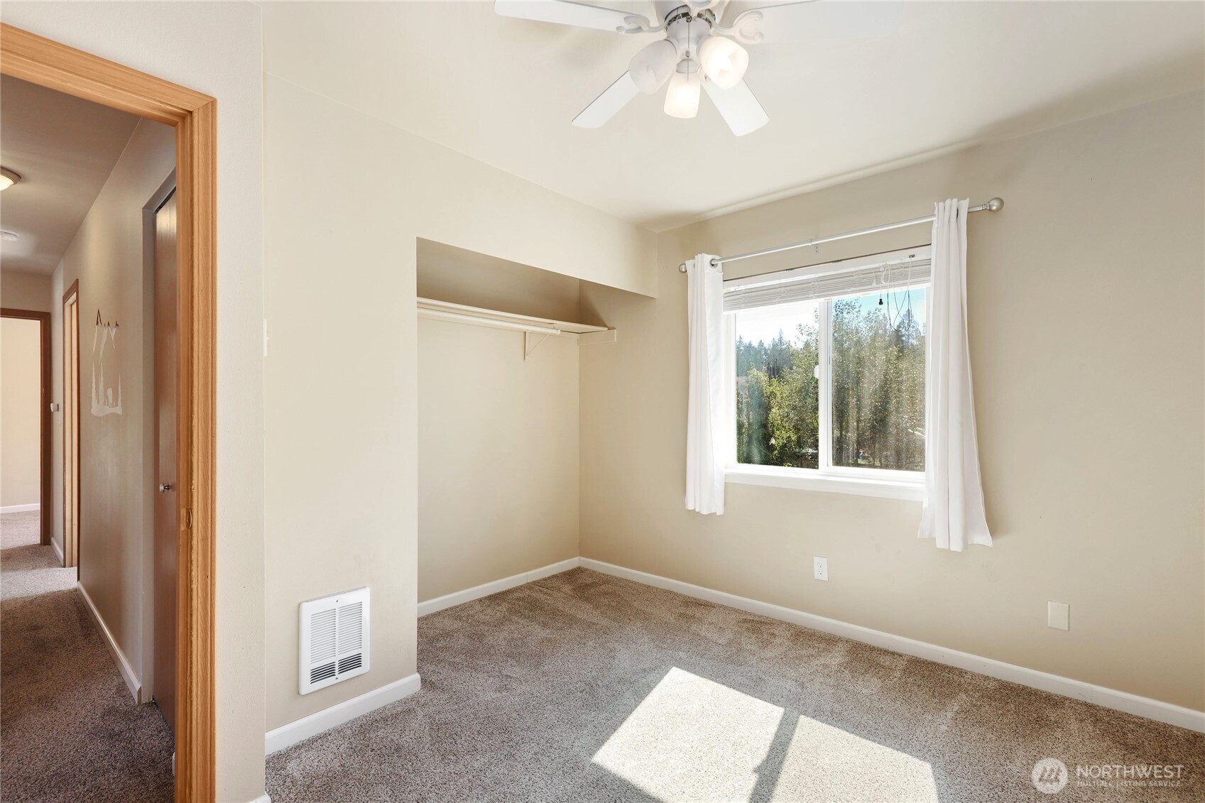 360 Ne Max William Loop Property Photo 21
