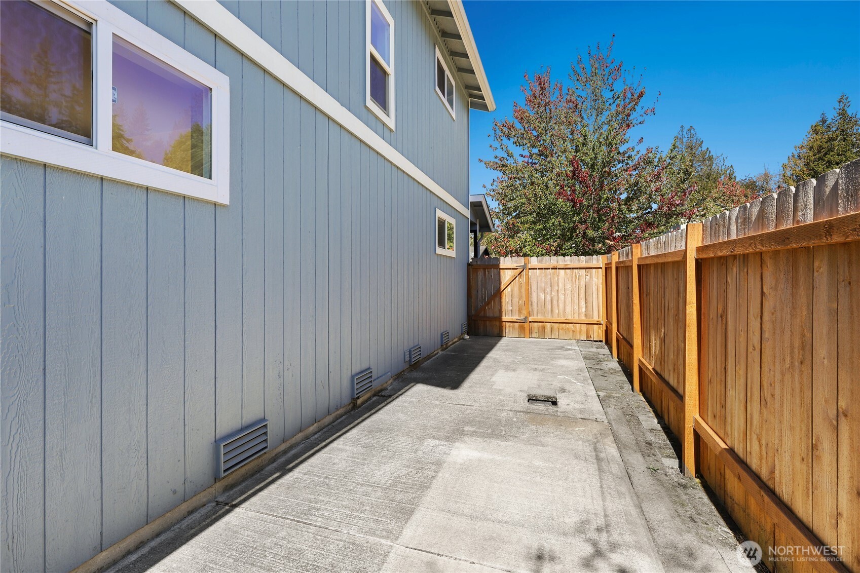 360 Ne Max William Loop Property Photo 27