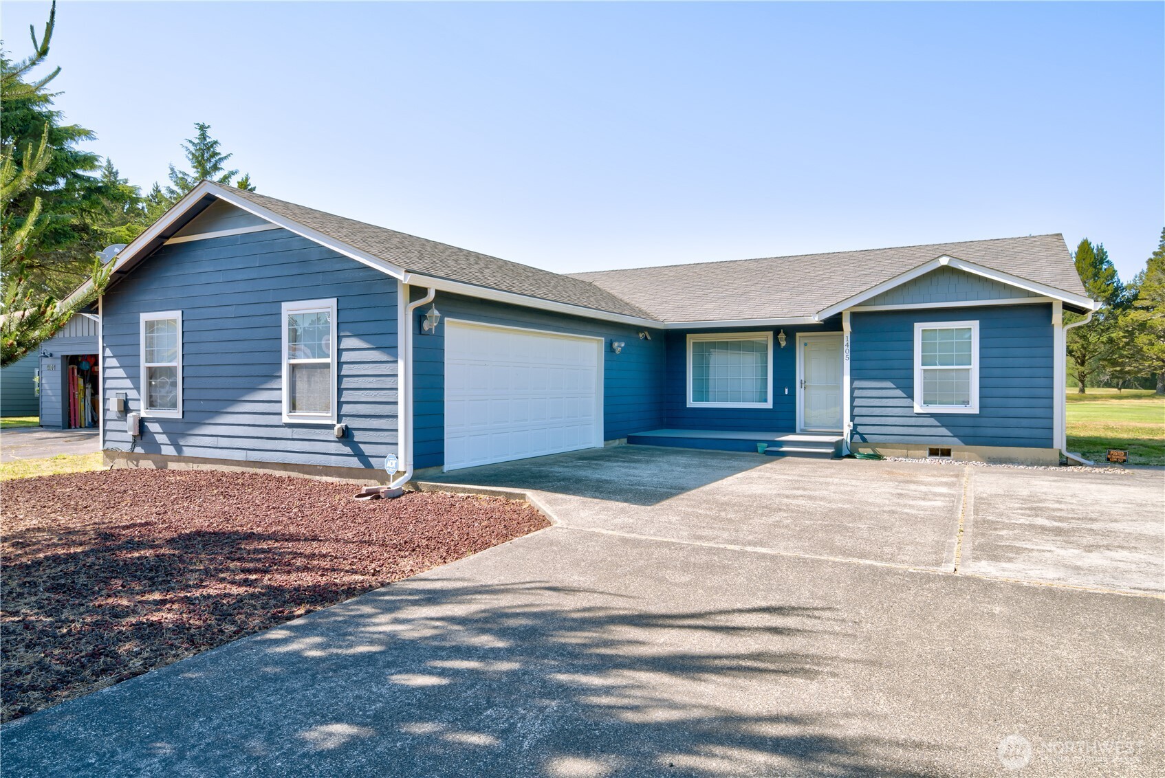 1405 314th Place Property Photo 2