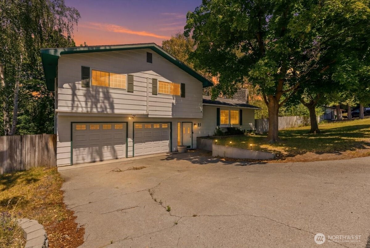 21 Diamond Street Property Photo 1