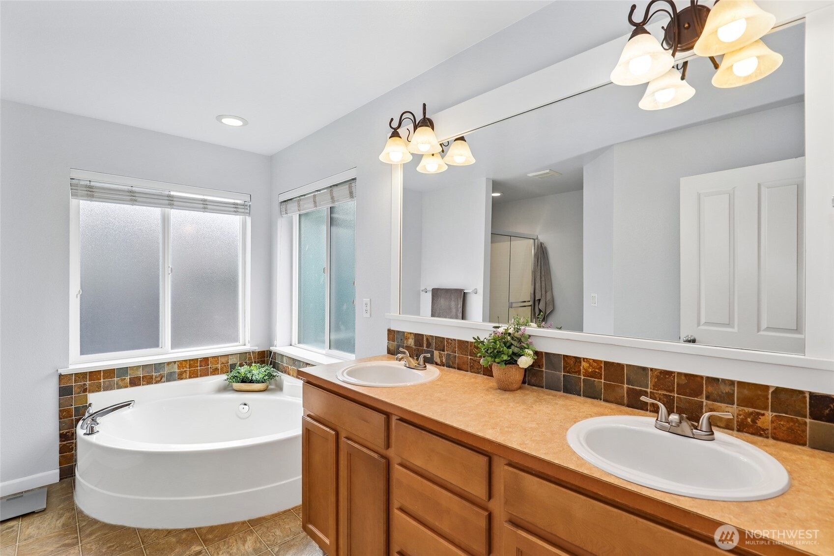 17208 138th Avenue Ct Property Photo 11