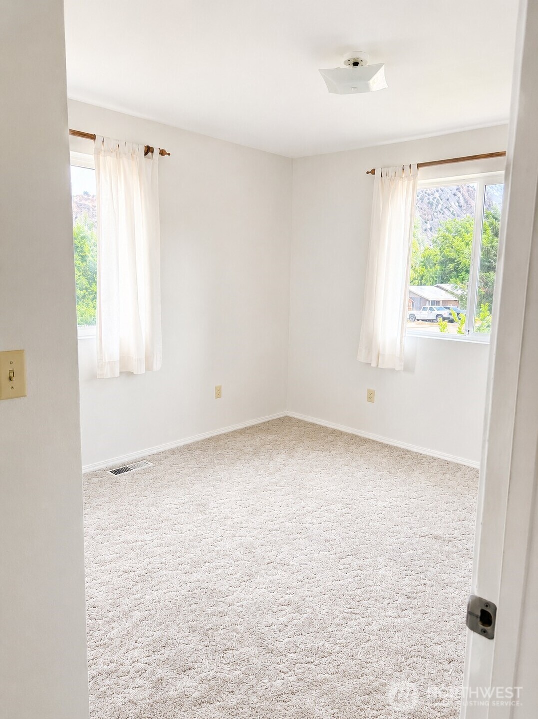 8 Orchard Loop S. Property Photo 11