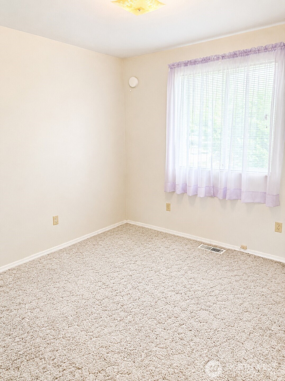 8 Orchard Loop S. Property Photo 13