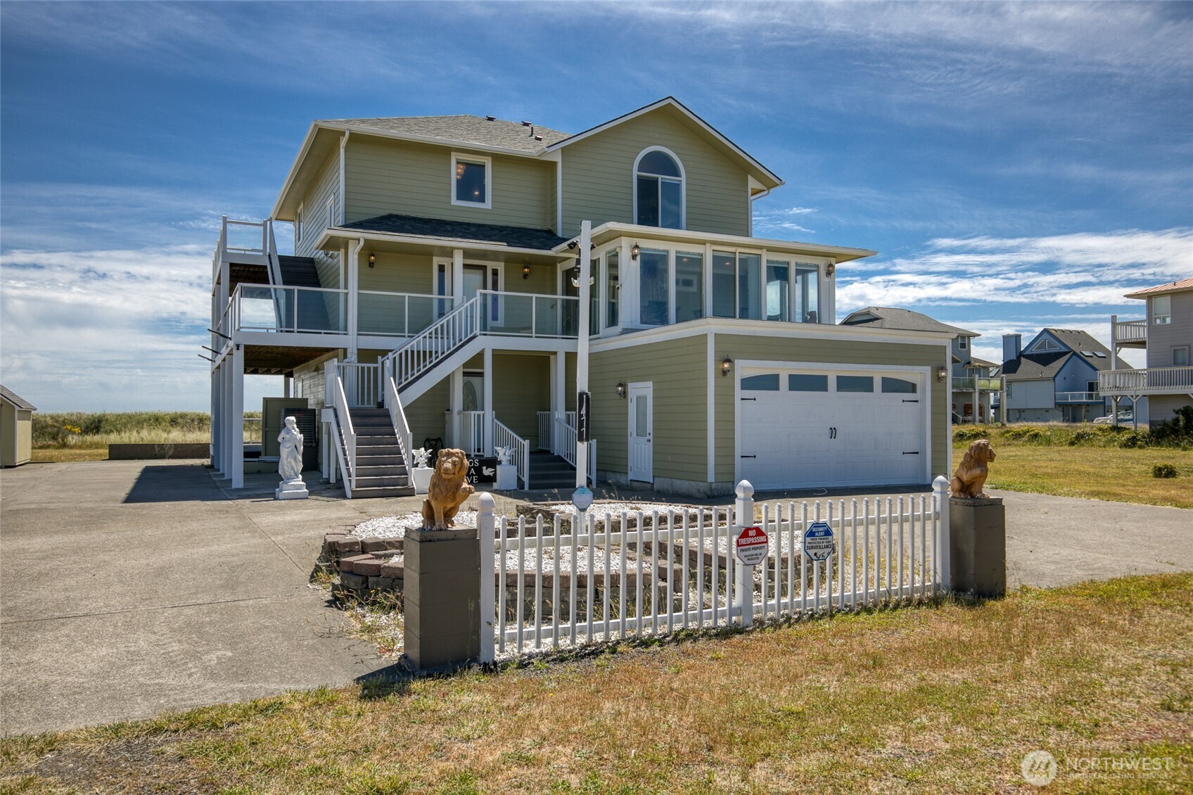 1477 Ocean Crest Avenue Property Photo 1