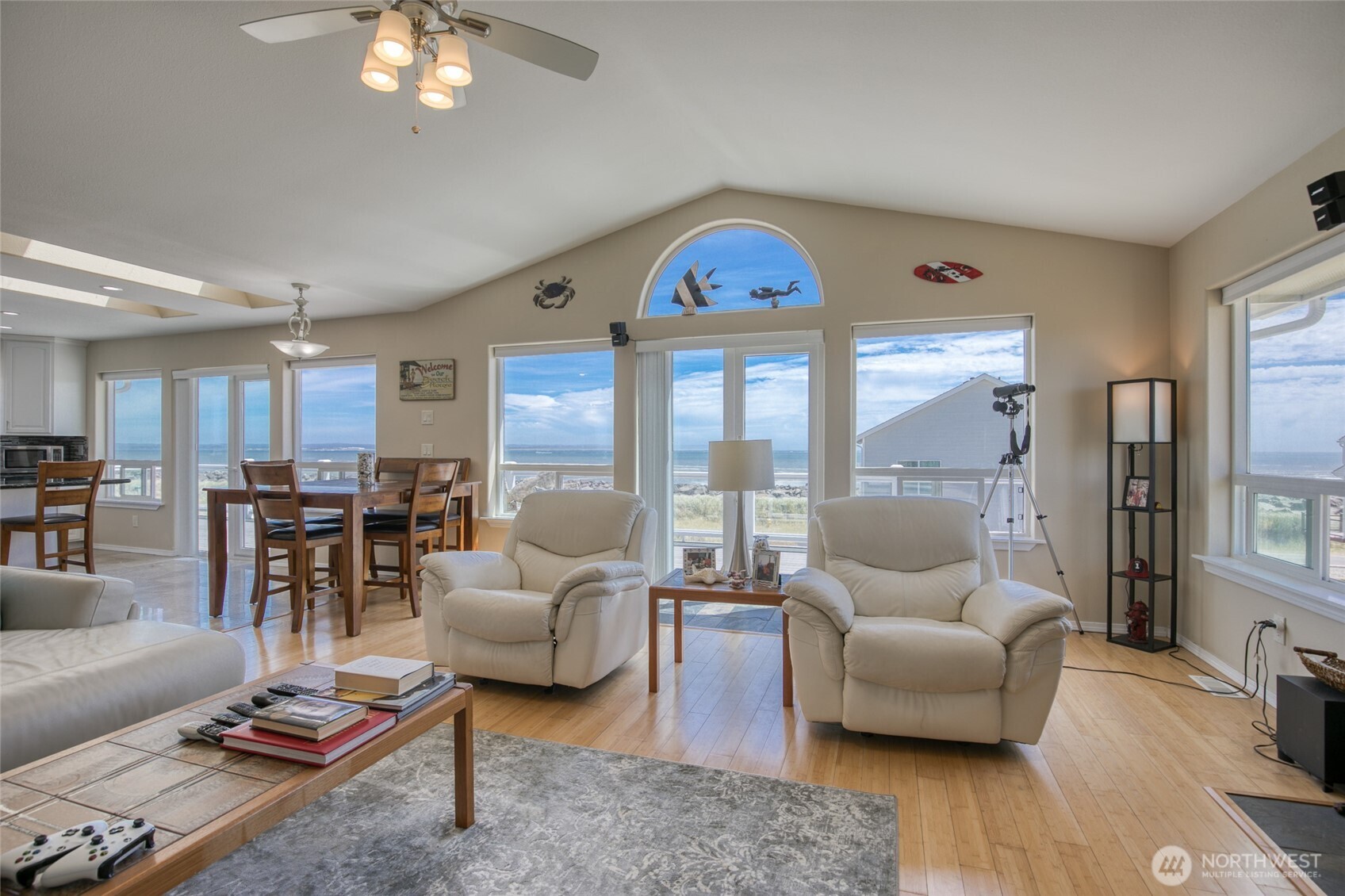 1477 Ocean Crest Avenue Property Photo 4