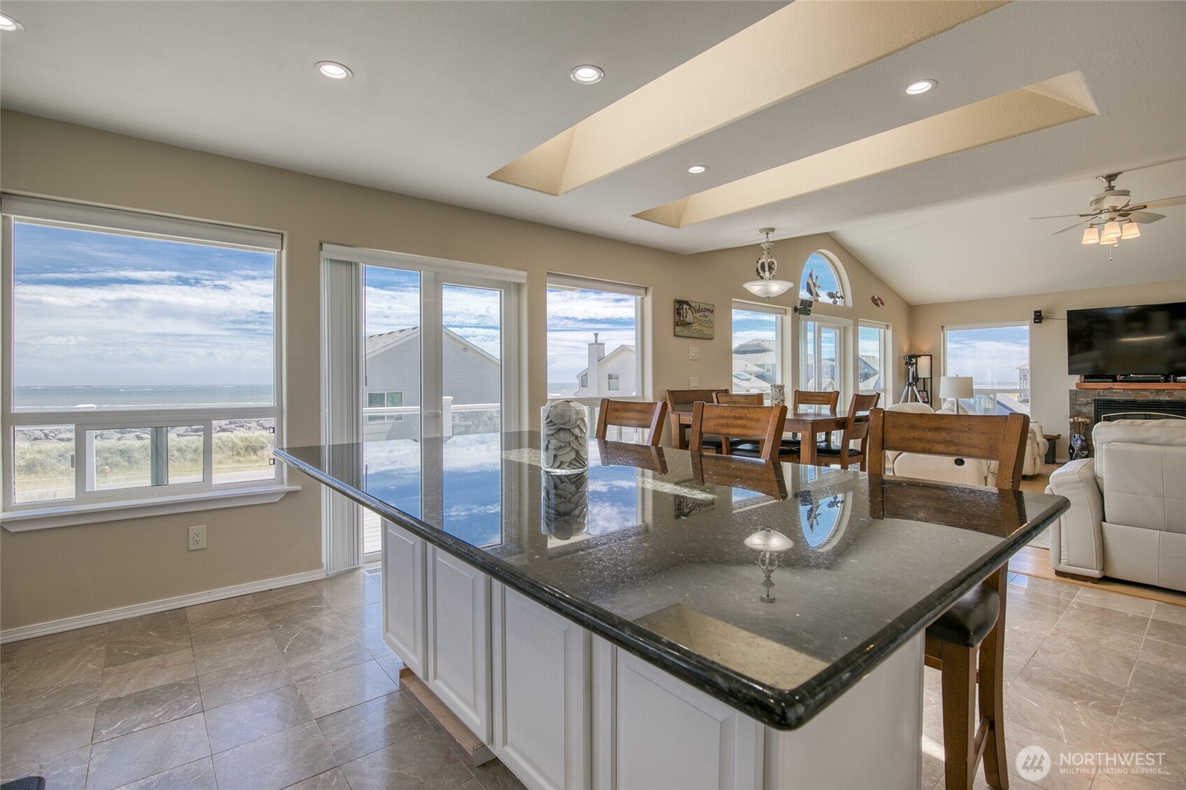 1477 Ocean Crest Avenue Property Photo 7