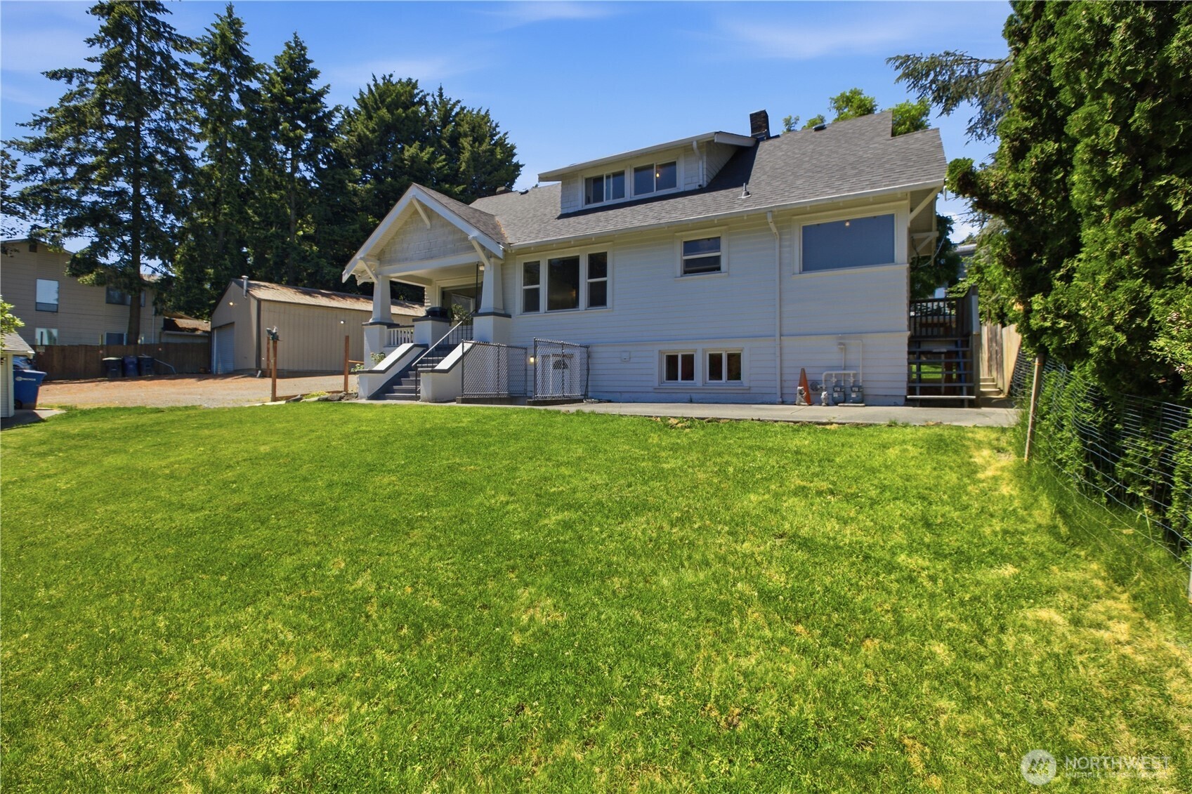 13025 Ambaum Boulevard Property Photo 3