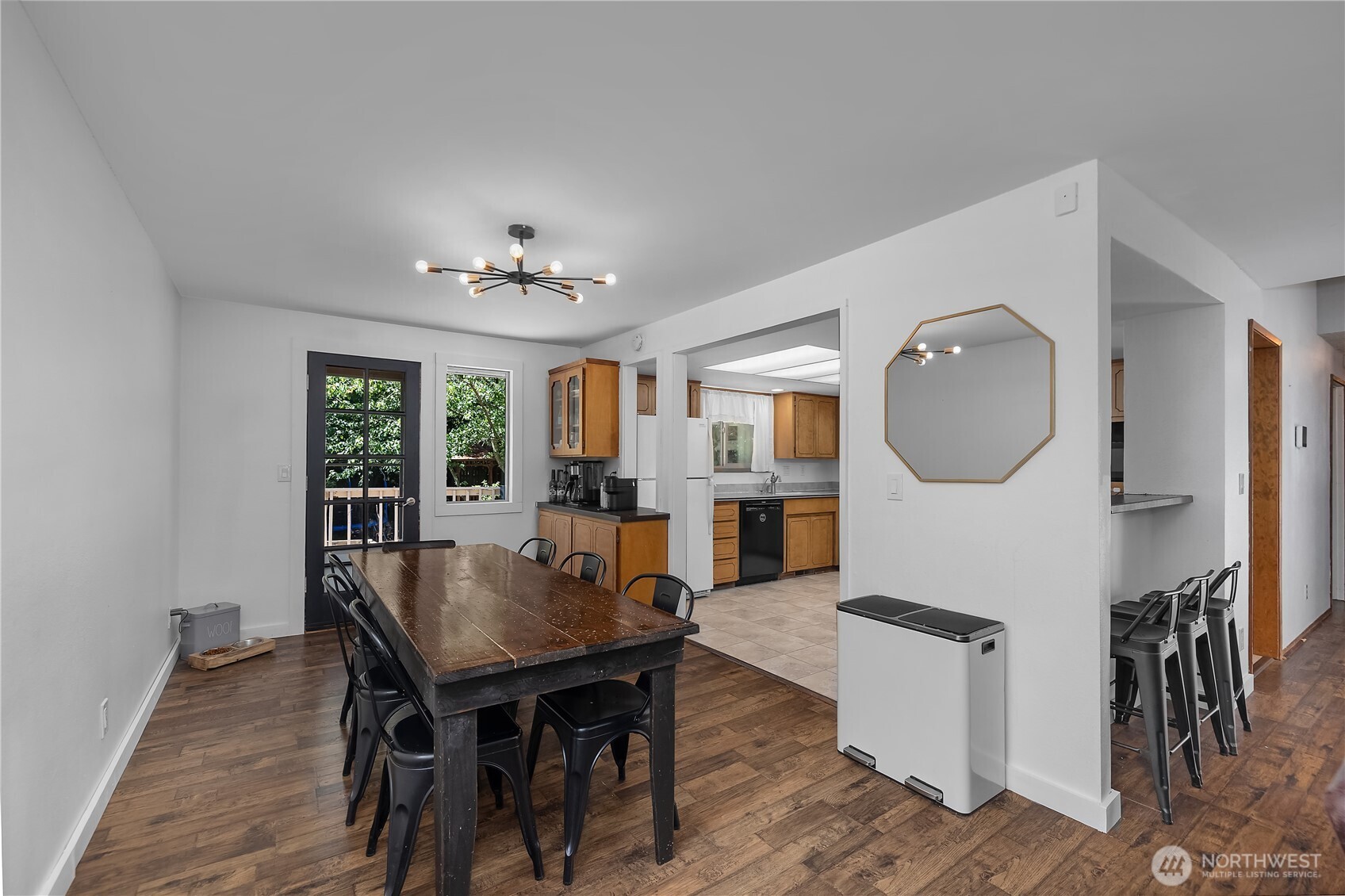 7004 Alderwood Court Property Photo 8