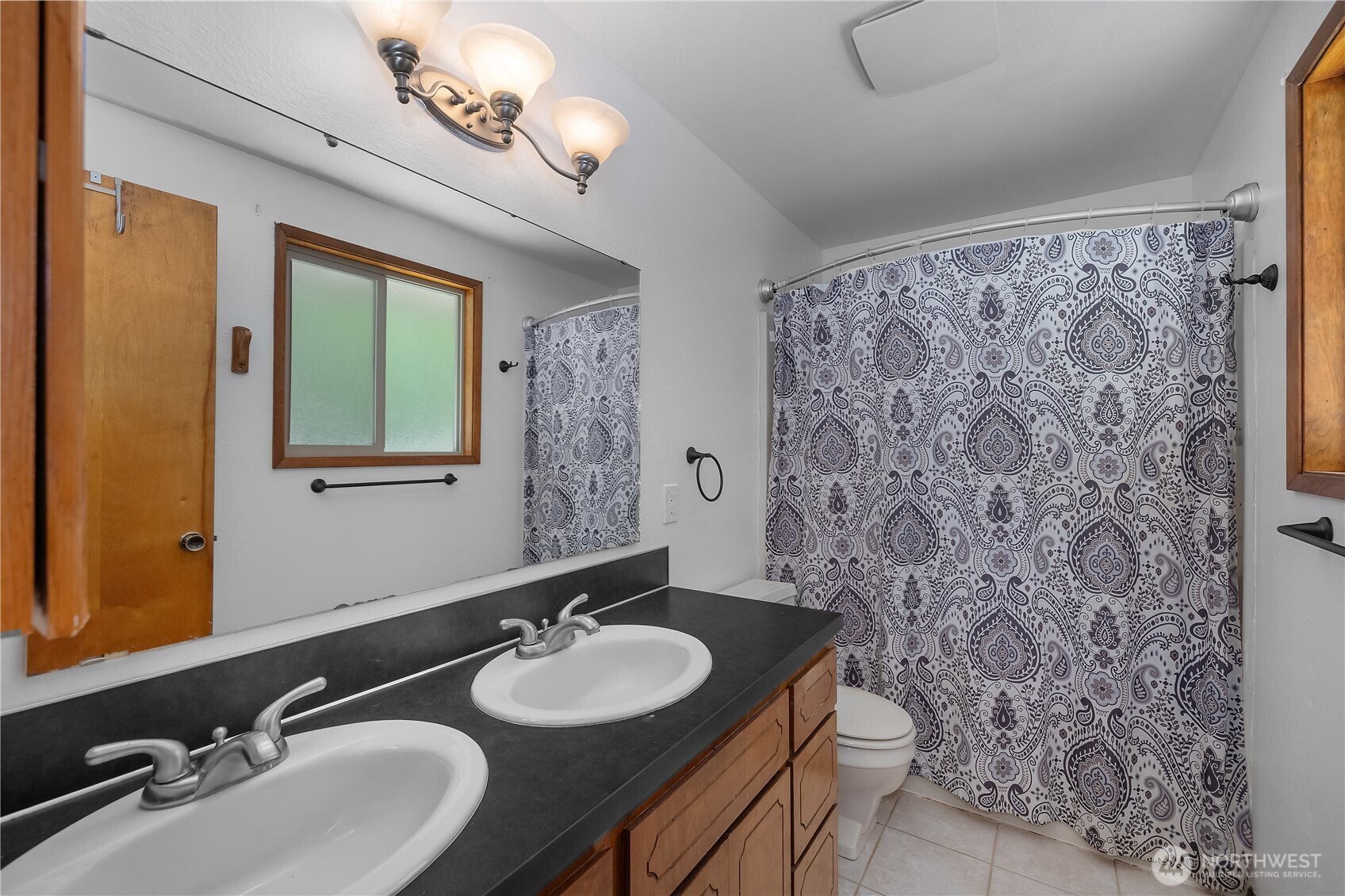 7004 Alderwood Court Property Photo 12