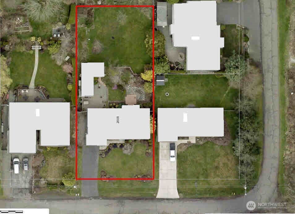 2808 Azalea Place Property Photo 4