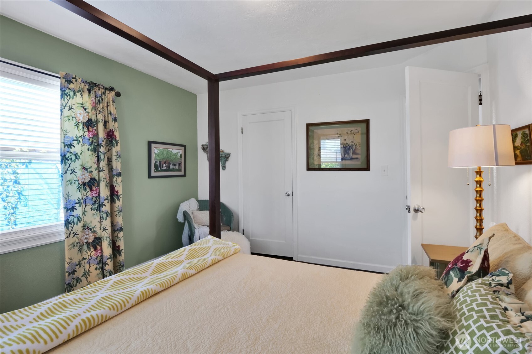 1118 W Cascade Avenue Property Photo 14