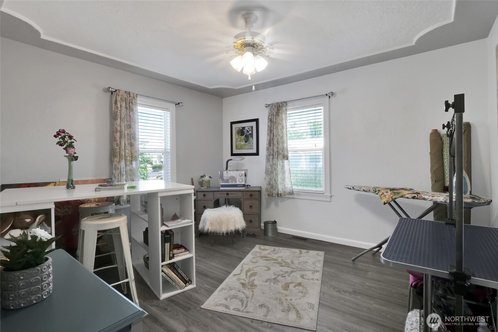 1118 W Cascade Avenue Property Photo 16