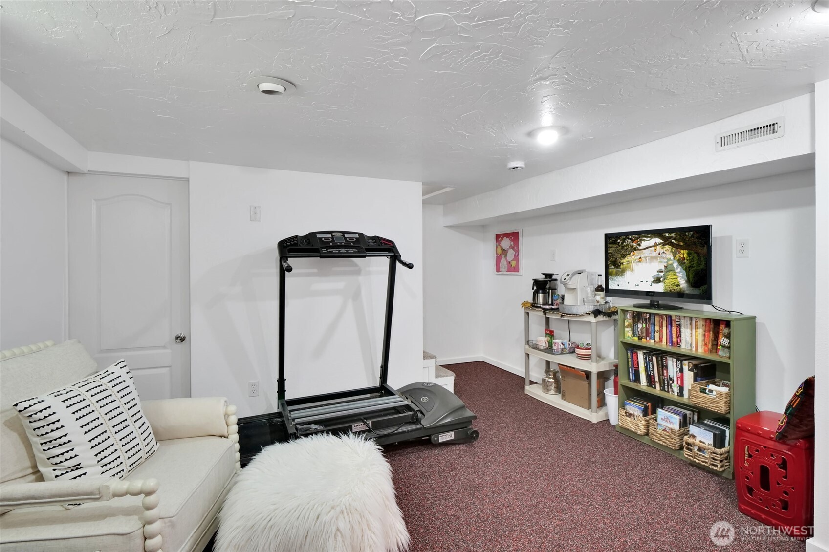 1118 W Cascade Avenue Property Photo 28