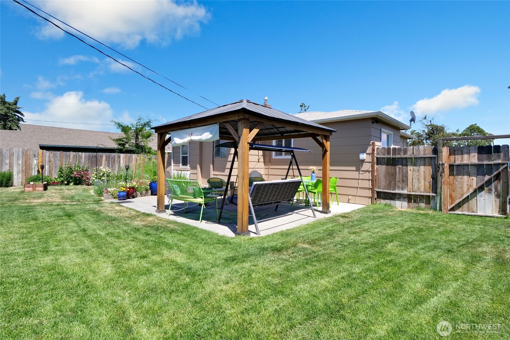 1118 W Cascade Avenue Property Photo 32