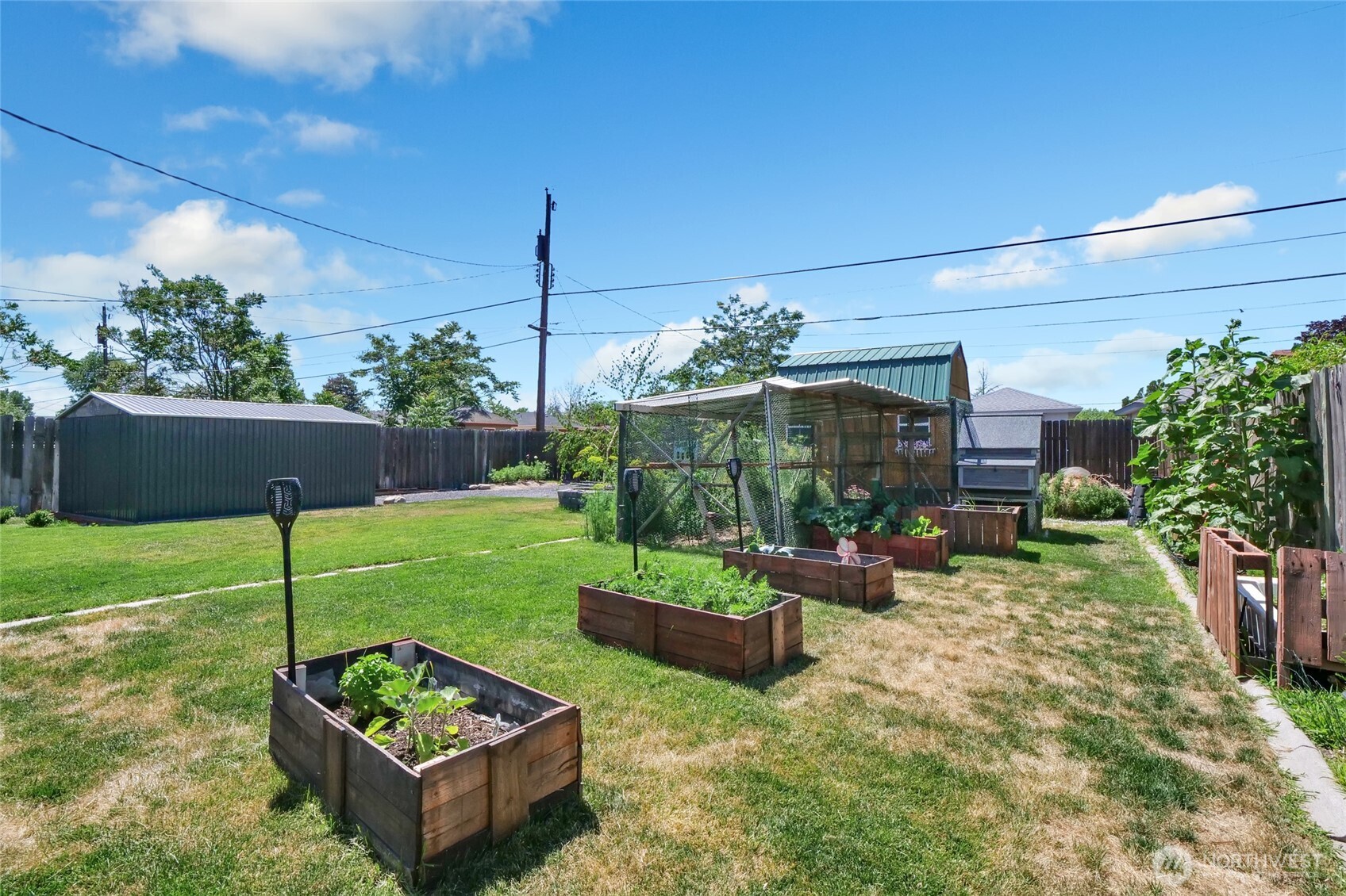 1118 W Cascade Avenue Property Photo 34