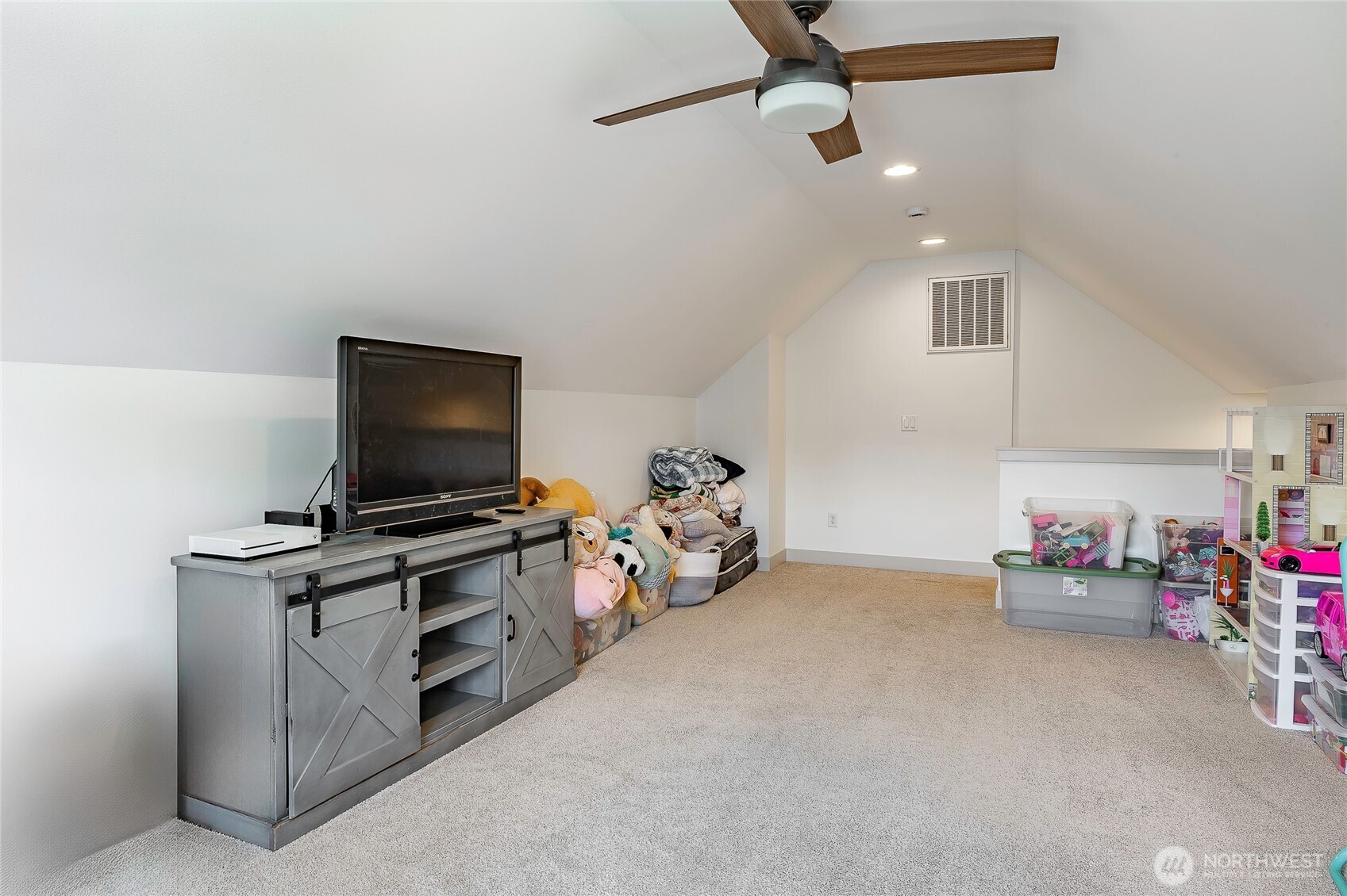 2082 Woodsman Drive Property Photo 31