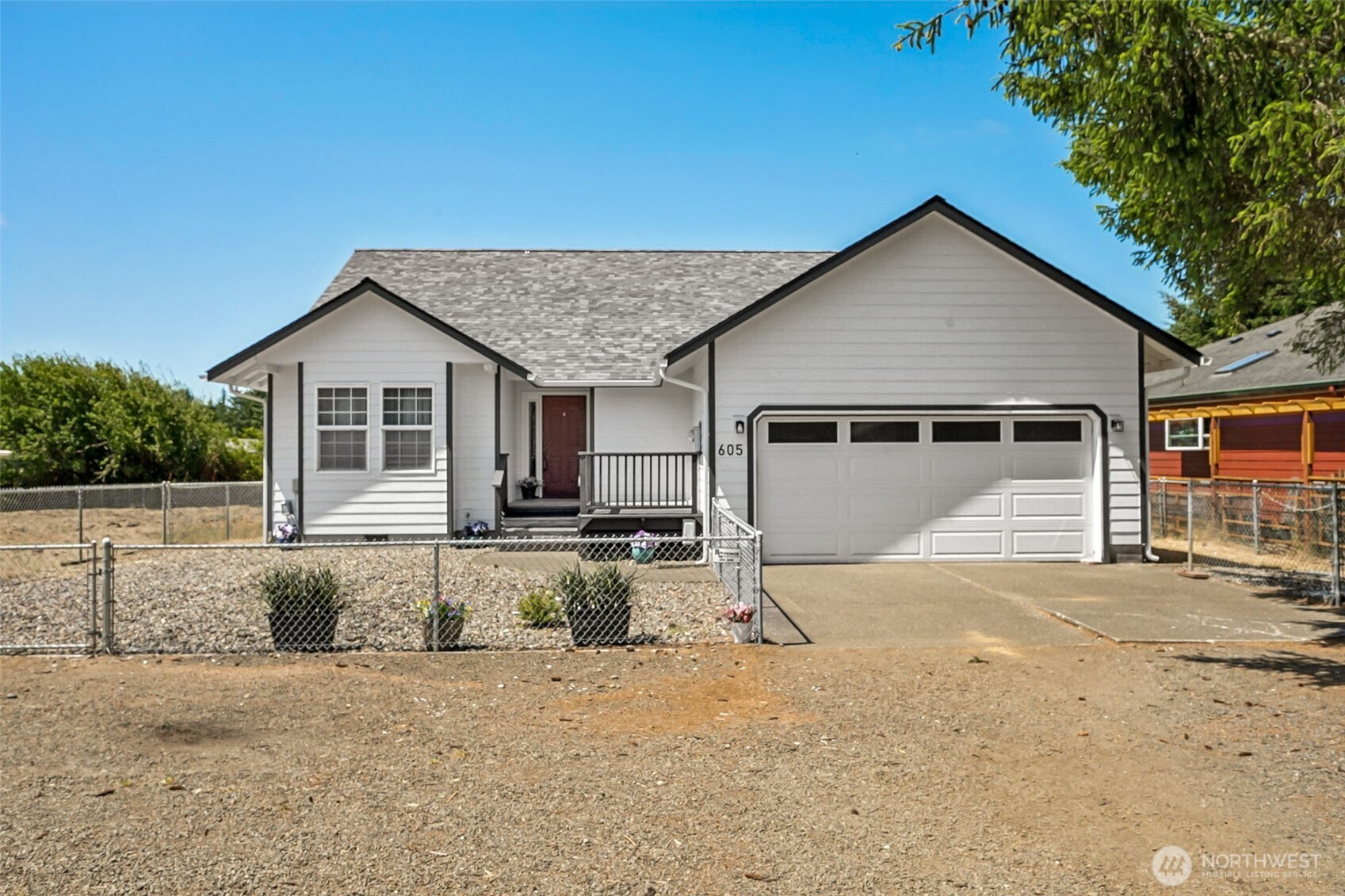 605 E Chance A La Mer NE Property Photo 1