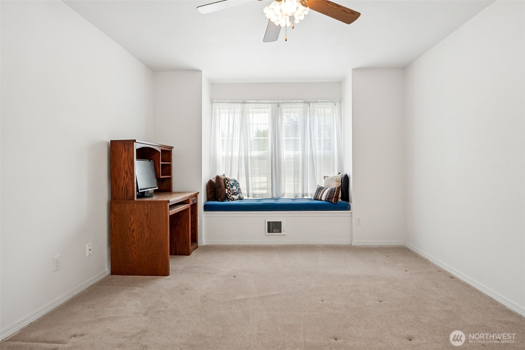 605 E Chance A La Mer Ne Property Photo 6