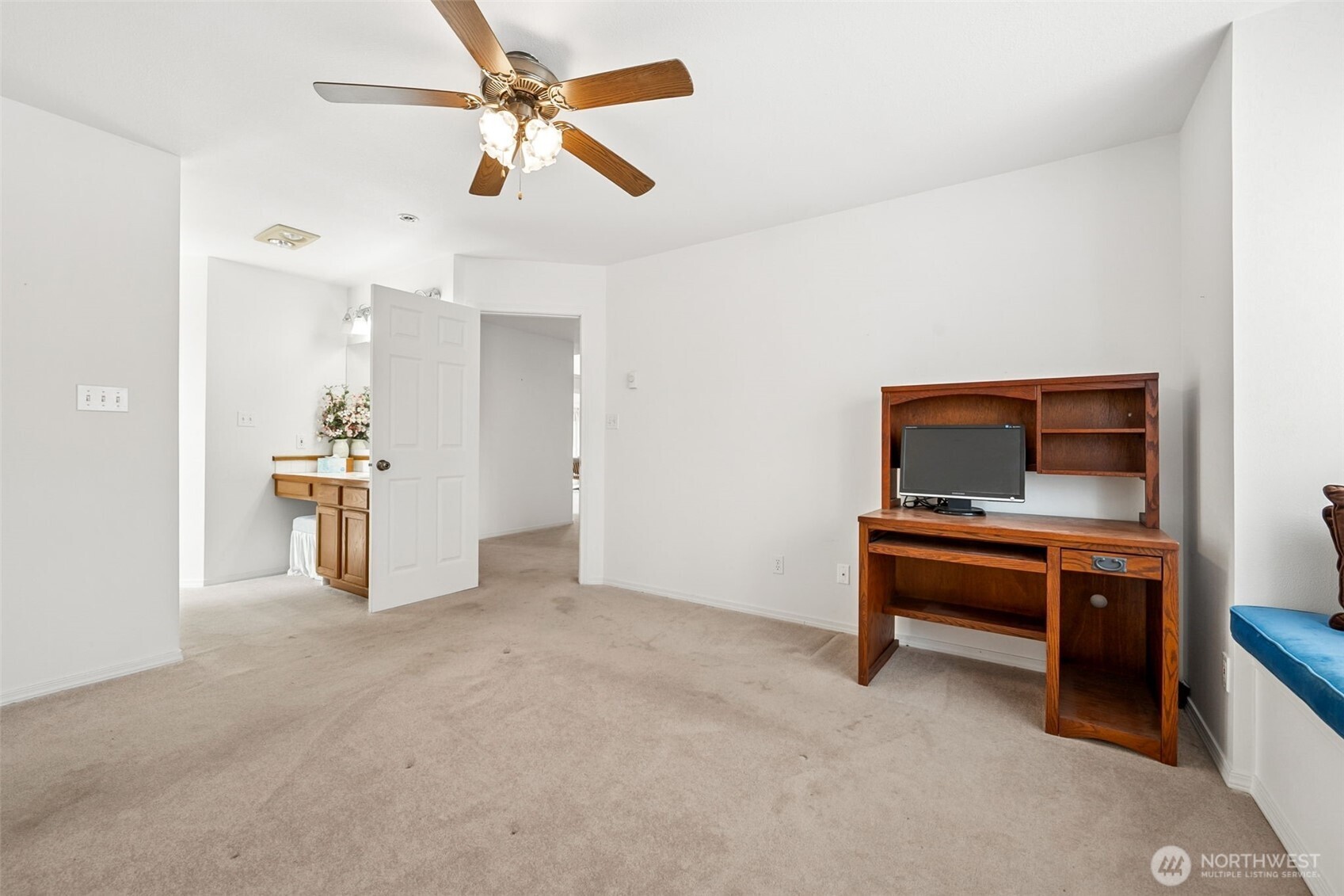 605 E Chance A La Mer Ne Property Photo 7