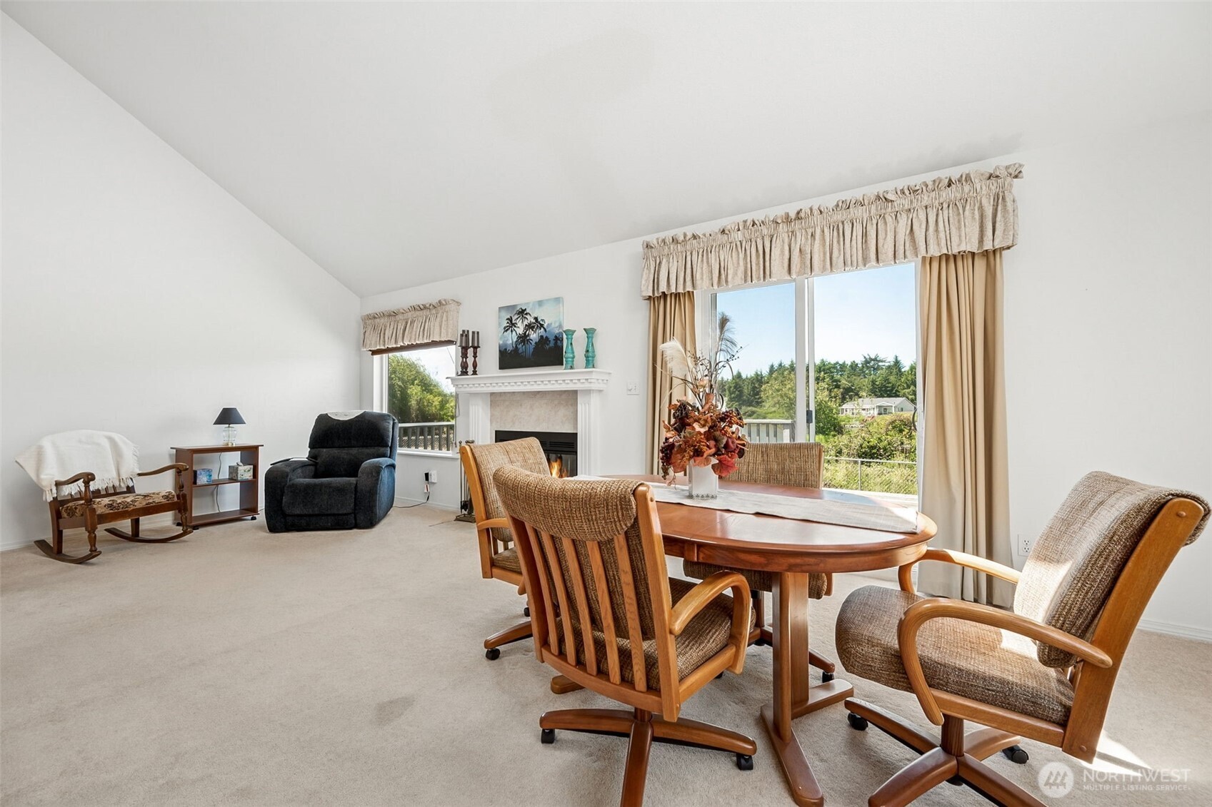 605 E Chance A La Mer Ne Property Photo 10