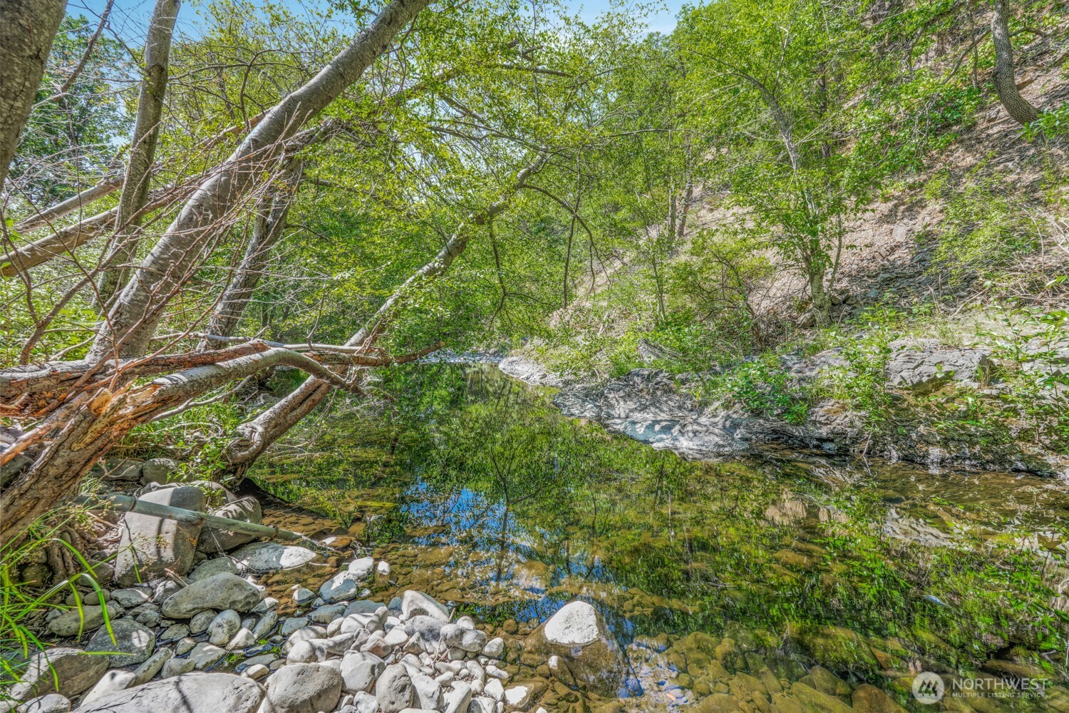 0 04181100000700 Property Photo 3
