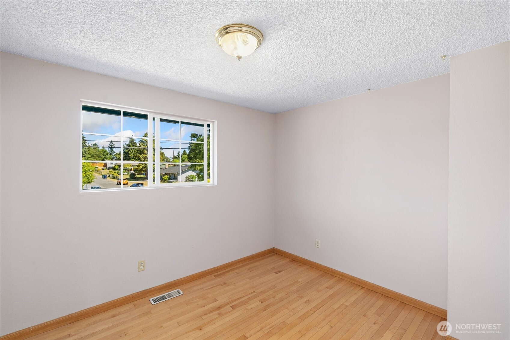 31229 10th Avenue Property Photo 13