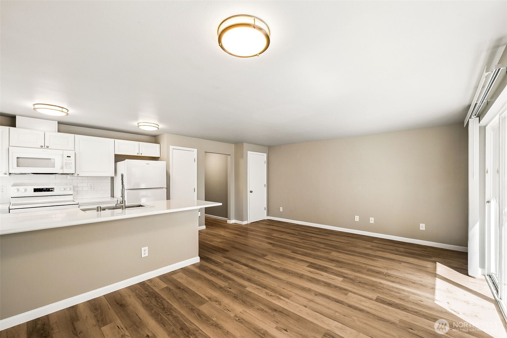 4040 S Warner Street Property Photo 2