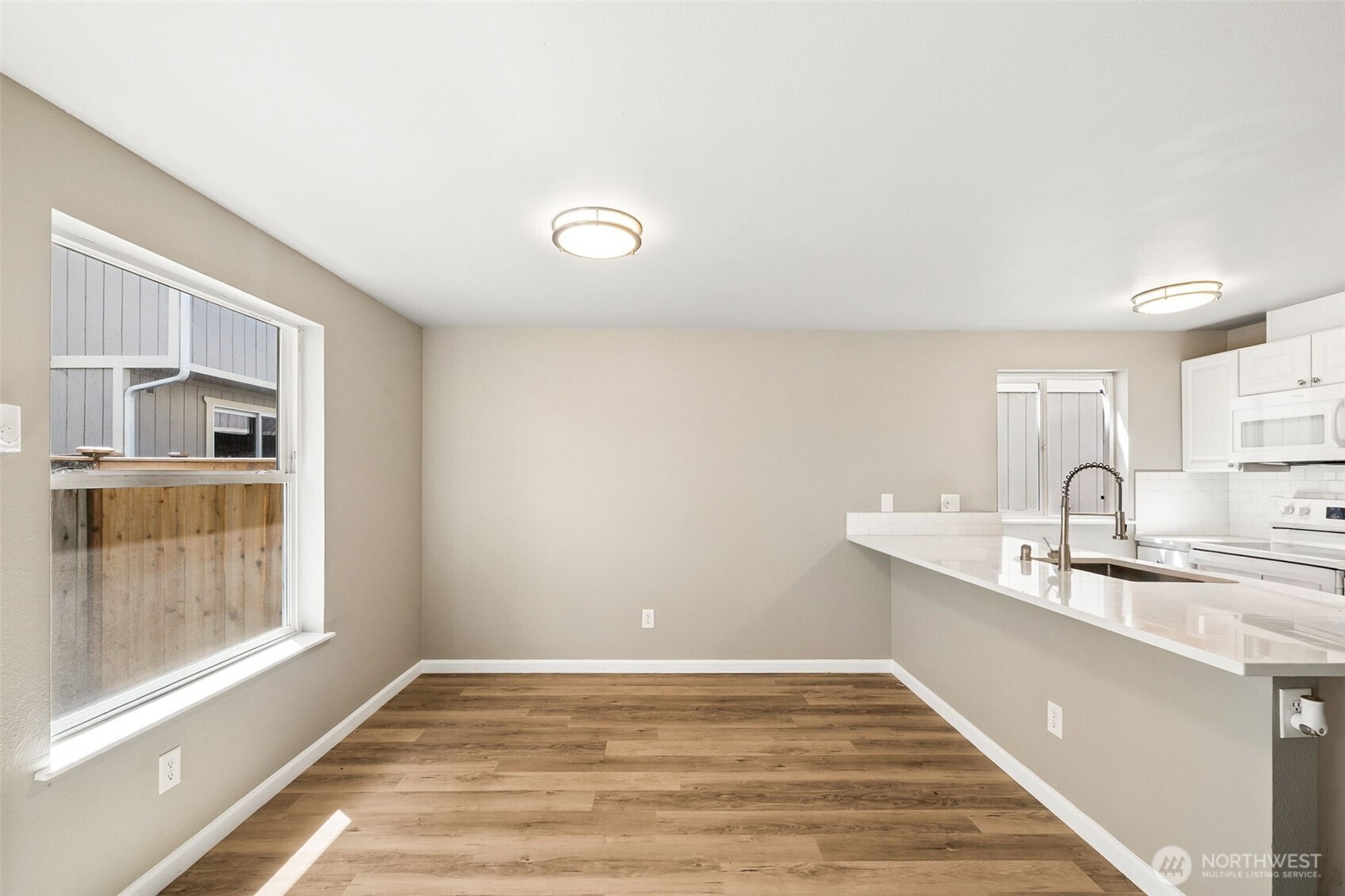 4040 S Warner Street Property Photo 3