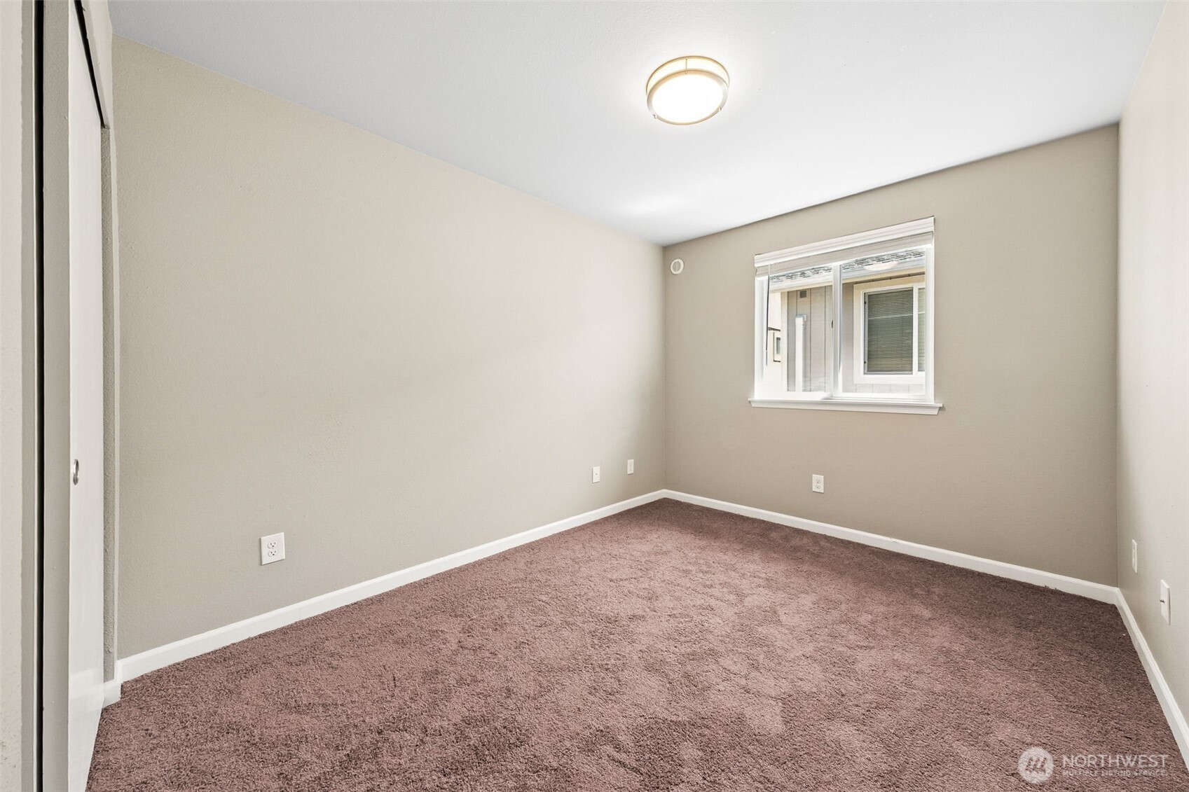 4040 S Warner Street Property Photo 5