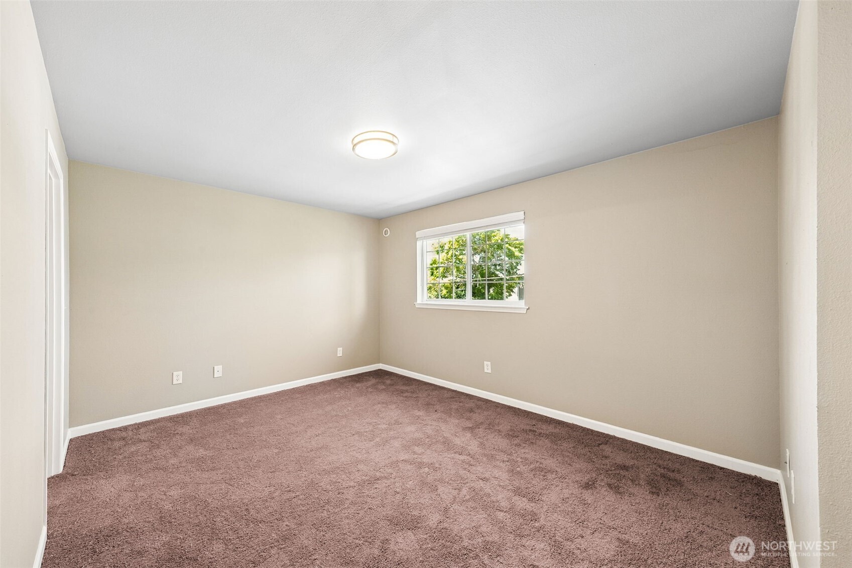 4040 S Warner Street Property Photo 8