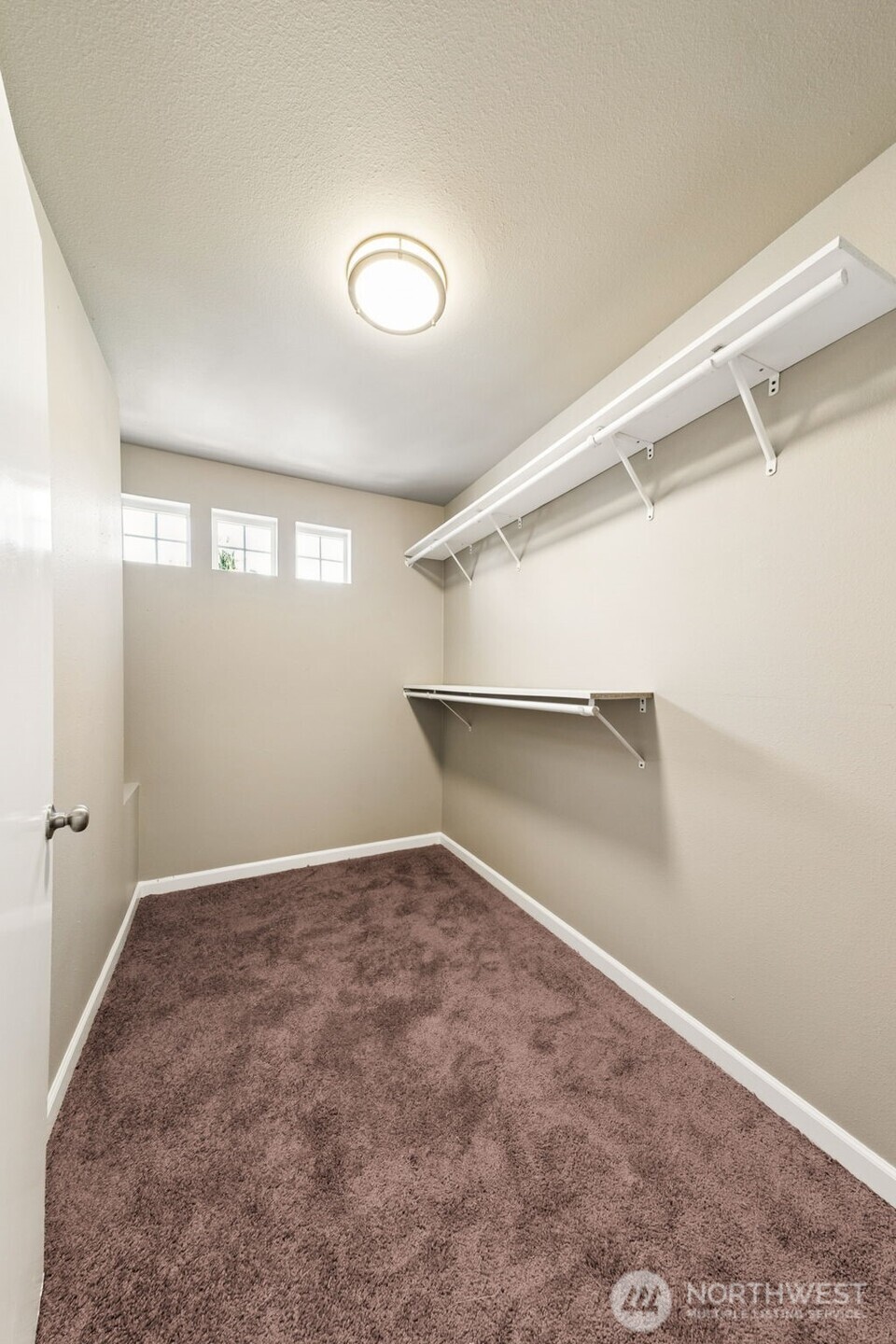 4040 S Warner Street Property Photo 9