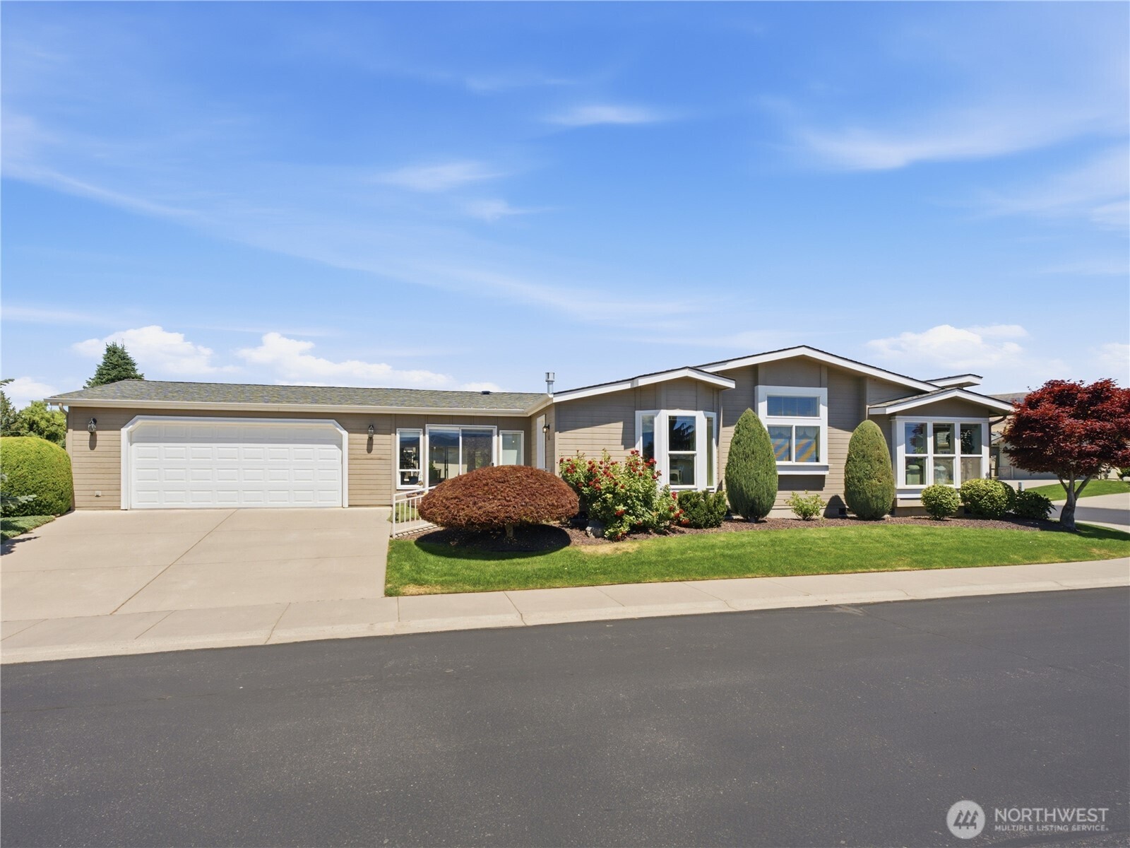 561 Sunday Drive Property Photo 3
