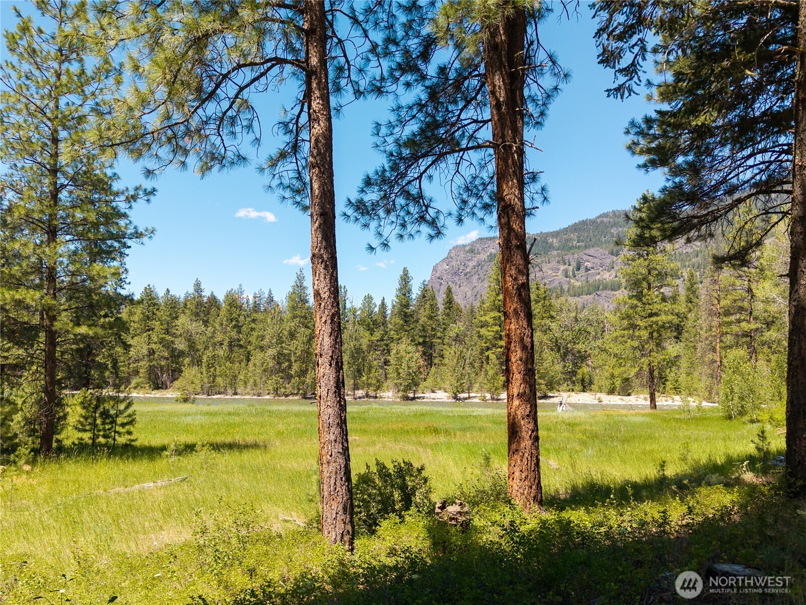 65 Mazama Pines Lane Property Photo 28