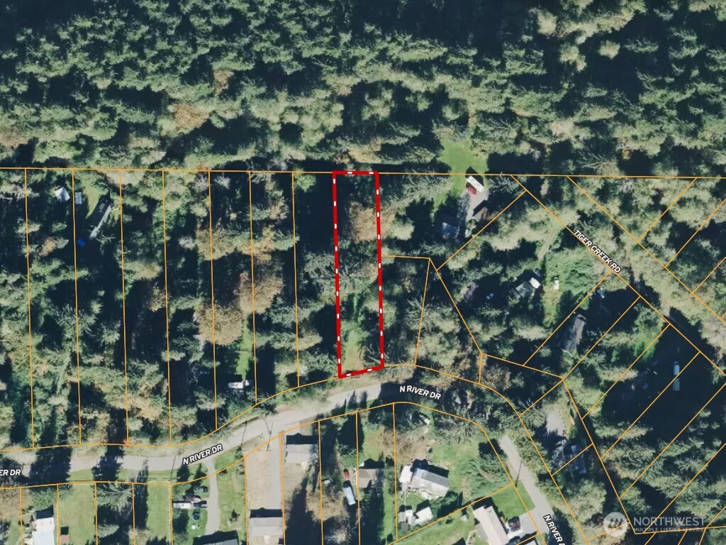 22829 N River Drive Property Photo 35