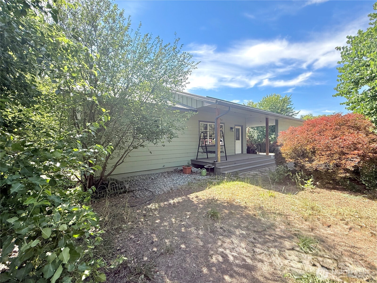 2050 James Avenue Property Photo 3