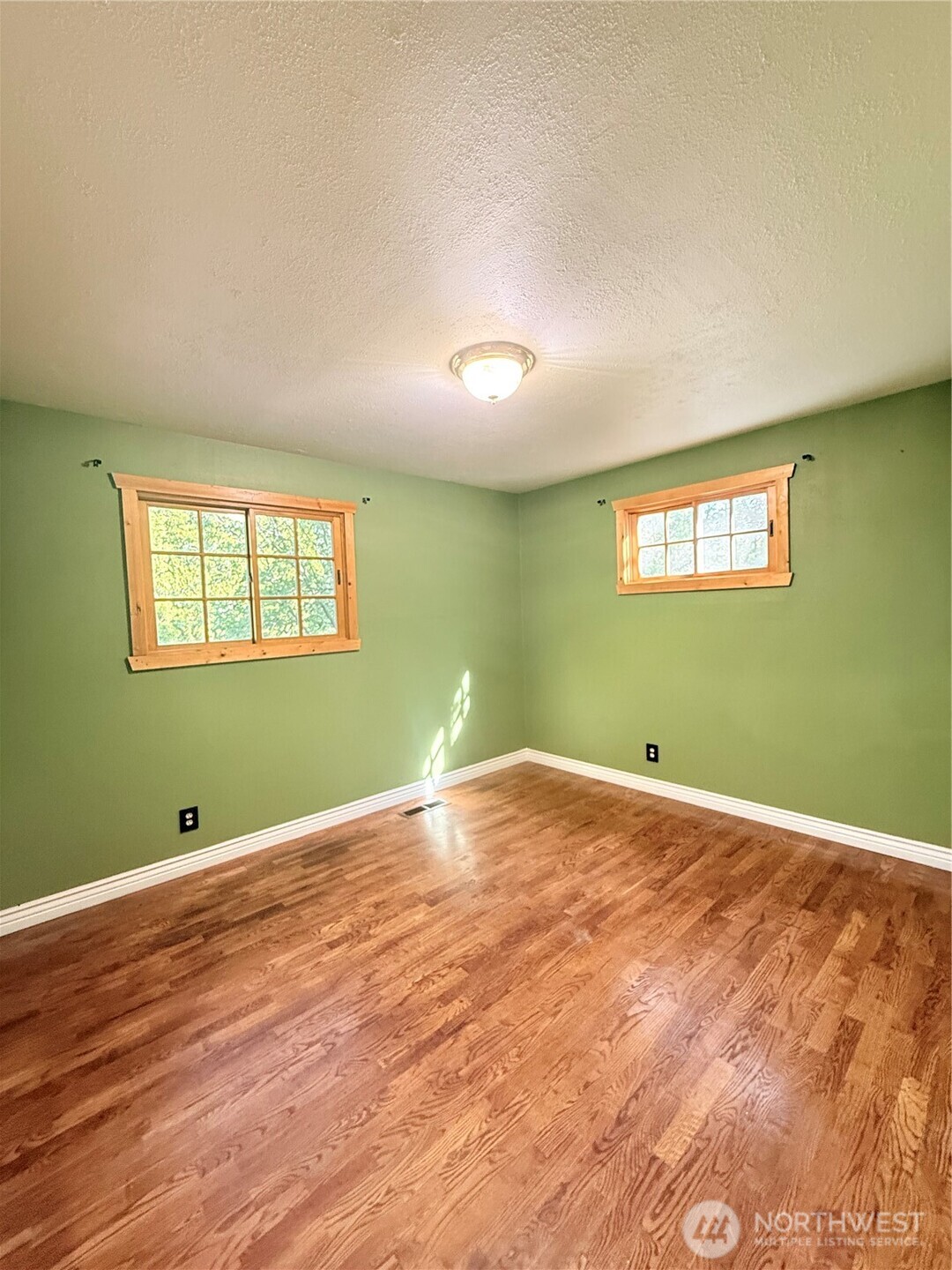 2050 James Avenue Property Photo 26