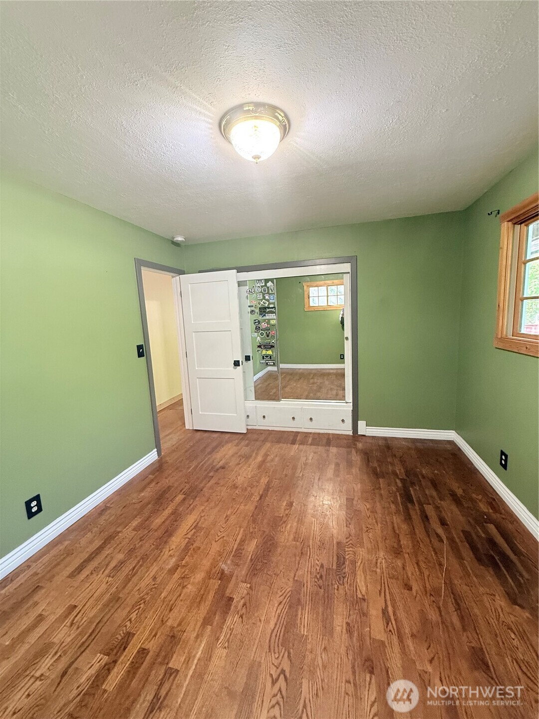 2050 James Avenue Property Photo 27