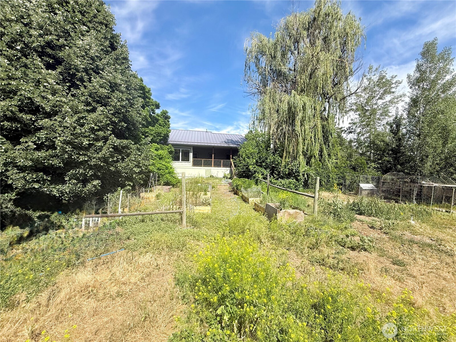 2050 James Avenue Property Photo 30
