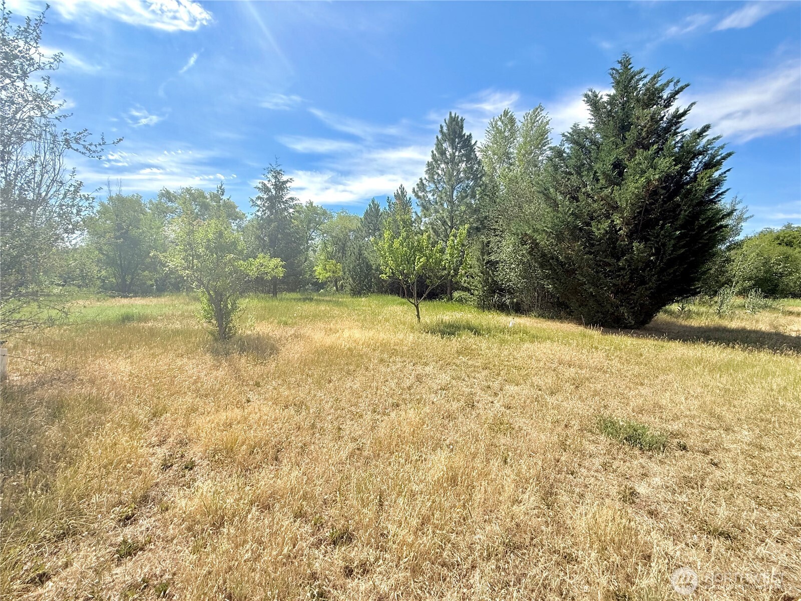 2050 James Avenue Property Photo 33