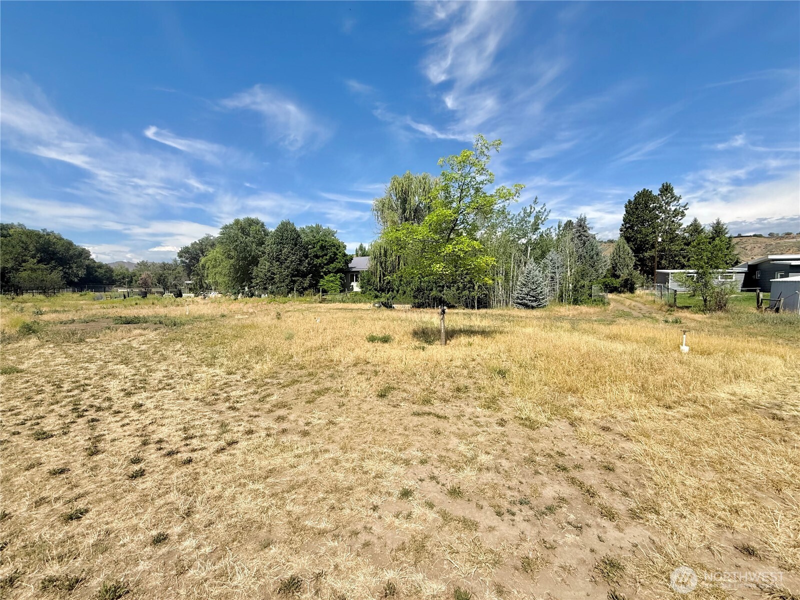 2050 James Avenue Property Photo 34